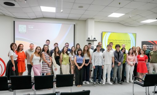 Кока-Кола ХБК България и Центъра за споделени услуги на компанията посрещат ново поколение таланти в летните си стажантски програми