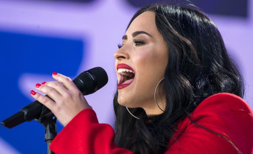 Деми Ловато усещала натиск да се омъжи рано