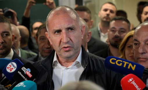 Политолог: Радев няма да е българският Орбан и няма да саботира ЕС