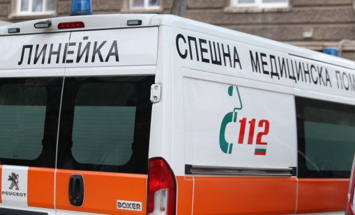 Мъж седи над тунел в Пловдив, заплашва, че ще скочи