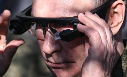 Путин облече униформата, надзирава военните учения "Запад 2025" СНИМКИ