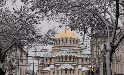 От сряда започва застудяване, ще вали дъжд и сняг