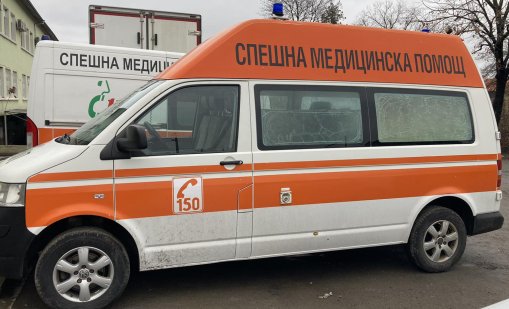 Животът на намушканата в Благоевград жена още е в опасност