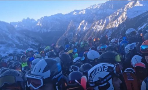 Нещо не е наред с Алпите: Необичайно топло време разтопи снега в Доломитите