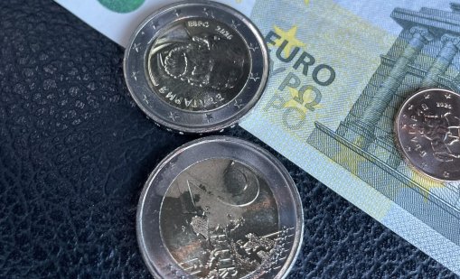 От 1 август се вдигат осигурителните прагове, държавните служители започват да плащат осигуровките си
