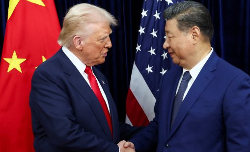 Доналд Тръмп и Си Цзинпин разговарят на първата си среща от 2019 година насам