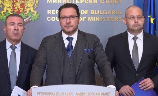Митов: Купуването на икони е въведено от кабинета на Петков с вътрешен министър Рашков