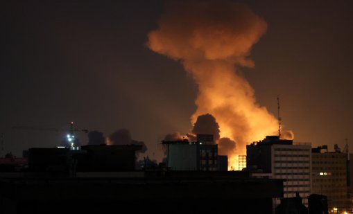 Израел започна широкомащабна вълна от удари срещу инфраструктурата в Иран