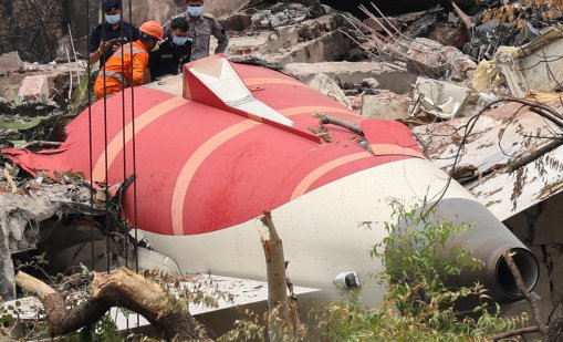 Заради доклада за катастрофата на Air India: Самолет на ОАЕ обърна във въздуха