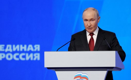 Путин обеща победа в Украйна, Медведев нарече напусналите Русия "хлебарки"