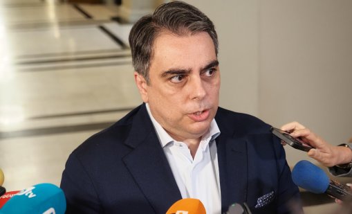 Василев за руския патриарх Кирил: Служител е на КГБ