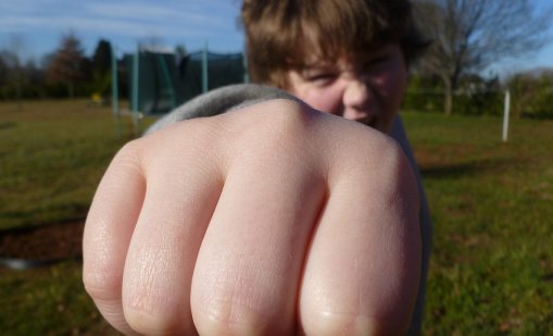 Два милиона българи живеят в ситуация на тиха, потисната агресия