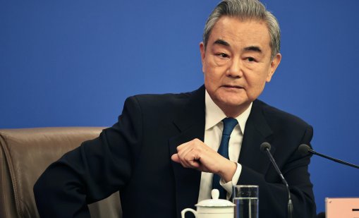 Китай: Няма народна подкрепа за промяна на режима в Иран