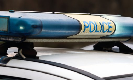 Солидно почерпен шофьор се отърва с драскотини, след като се блъсна в скат