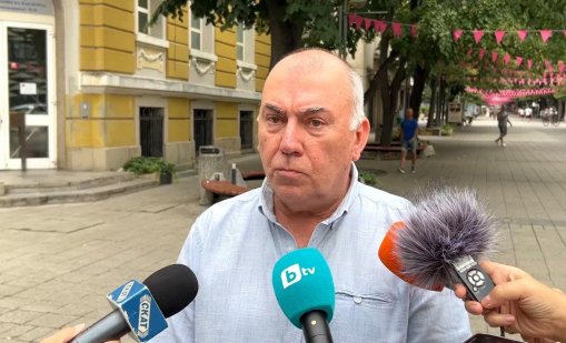 В Слънчев бряг: продавач скочи на инспектори от НАП и избяга с касовия апарат
