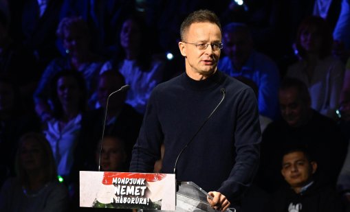 Сиярто: Украйна е на лов за хора