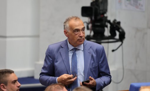 Антон Кутев: Корупцията и олигархията се борят крачка по крачка