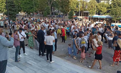 Граждани на Варна протестират в подкрепа на кмета Благомир Коцев