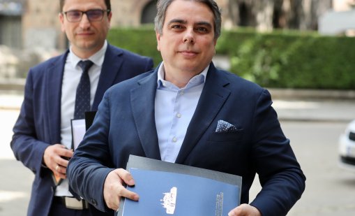 ПП връчи на Йотова петиция за налагане на вето на Бюджет 2026 (СНИМКИ)