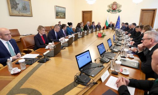 Радев скочи на прокуратурата: Поне да не пречи при разкриване на крупни престъпления