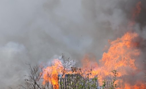 Гори цех за пластмасови изделия в Средец, има обгазяване