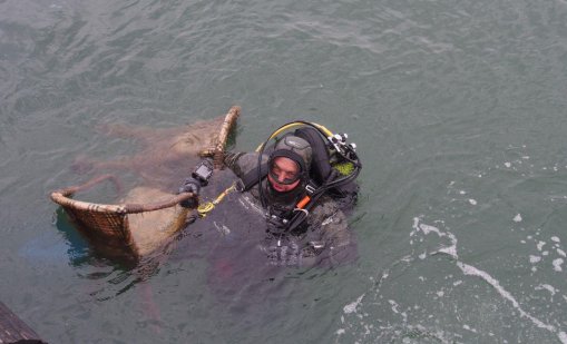 Водолази търсят в Марица оръжието от убийството на Филипов