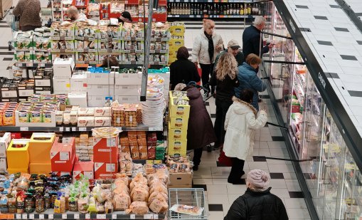 КНСБ: Малката потребителска кошница с 10 евро по-скъпа у нас от Румъния