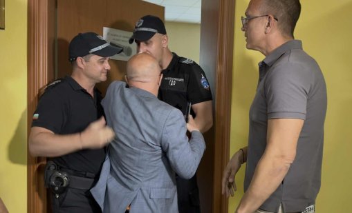 Съдът остави в ареста шофьора, причинил катастрофата, която отне живота на Сияна