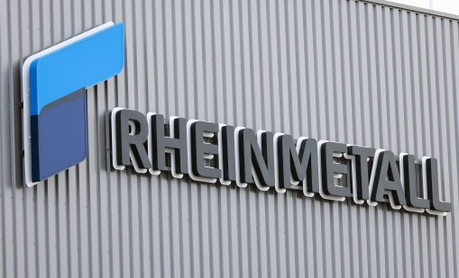 Демонстранти се залепиха за пътното платно пред завод на &bdquo;Райнметал&ldquo; в Берлин