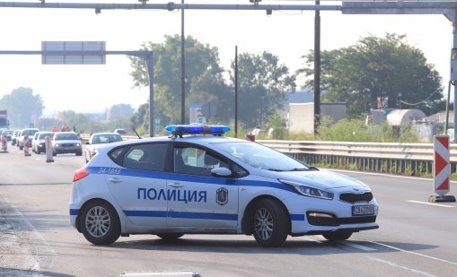 Автовоз се обърна на магистрала „Тракия”