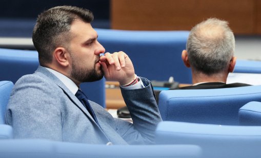 Георг Георгиев: Радев поля всички с дипломатичен, но леден душ