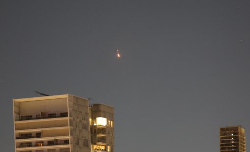 Израел осъществява масирано въздушно нападение "в сърцето" на Техеран