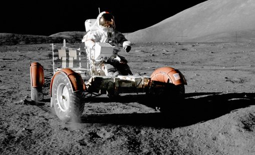 Русия с амбициозен план: Да построи атомна електроцентрала на Луната