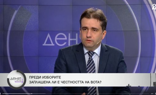 Божанов: Клишета и снимки по бански в предизборната кампания