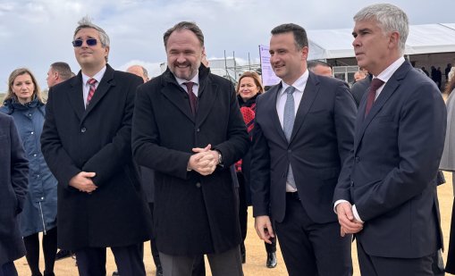 Еврокомисарят по енергетиката: Европа трябва да се освободи от руския газ