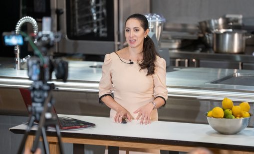 Сила в чиния: Съвети за хранене след диагноза рак на гърдата от онкохирурга д-р Ваня Митова