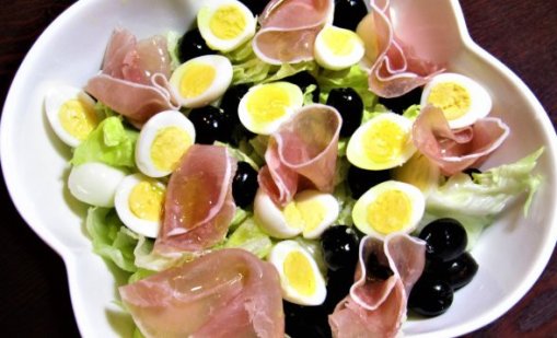 Празнична салата с пъдпъдъчи яйца за Великден