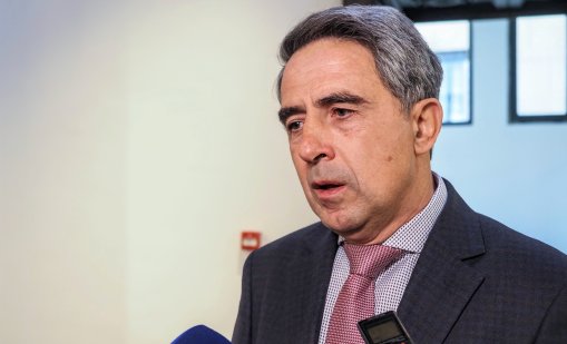 Плевнелиев: Влизаме в еврозоната счупени, намачкани, а това е бъдещето на децата ни