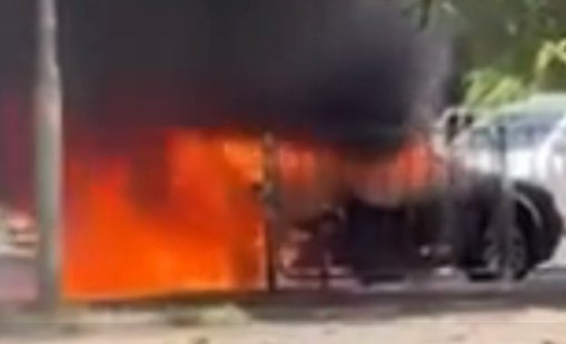 Кола се запали в центъра на Бургас