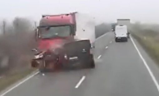 Открити са наркотици в буса, в който загинаха седем фена на ПАОК