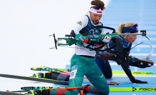 Биатлонистките загатнаха за призово класиране, но останаха 12-и