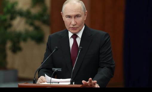 Путин с усмивка към Великобритания: Дали ще ударим заводите ви е военна тайна