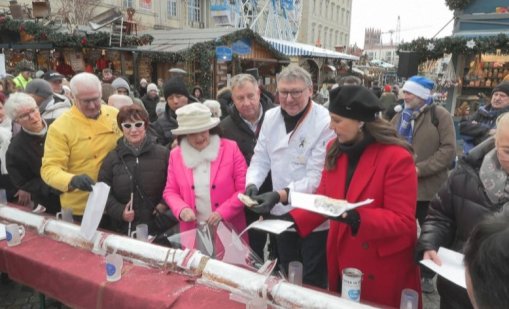 Гигантски 30-метров щолен на коледния базар в Берлин