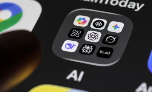 Един от „кръстниците“ на AI: Компаниите са поели в грешна посока