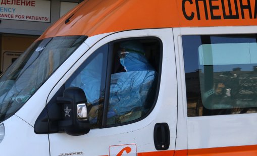 Работник в тежко състояние след падане от 10 метра