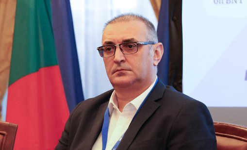 За преговорите Путин-Тръмп за Украйна: Ако не си поканен на масата, си част от менюто