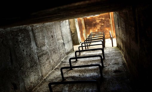 Притеснително: При война бункерите в Гърция ще съберат едва 2 милиона души