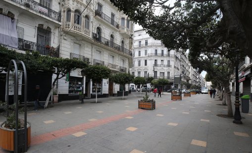 Камикадзета са се взривили в Алжир по време на посещението на папа Лъв ХІV