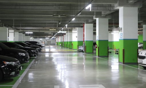 Работещи в центъра се възмущават заради буферните паркинги: Разходите ни скочиха с 800%