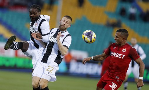 ЦСКА победи Локомотив София в столичното дерби от 25-ия кръг